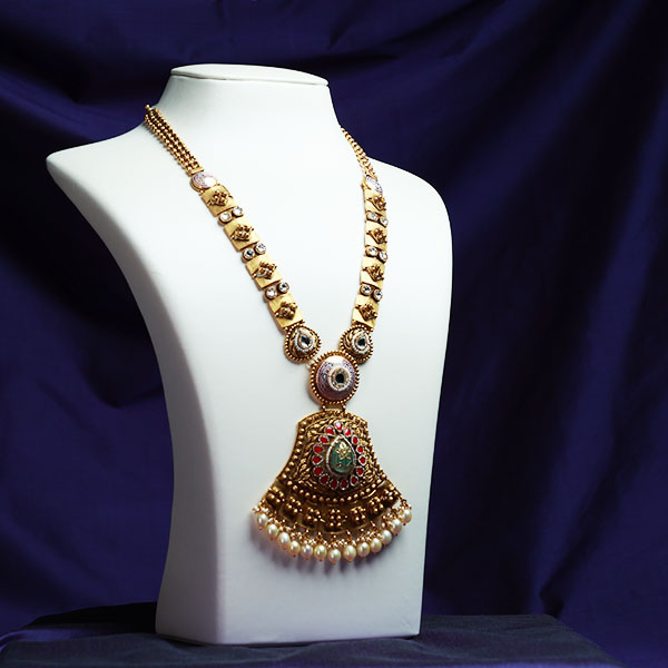 Classic Jewels & Diamonds